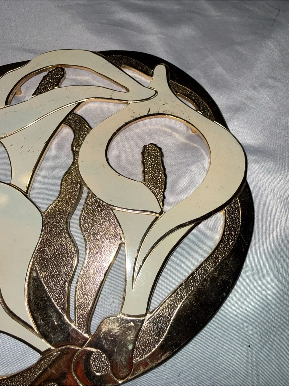 N/A elegant gold